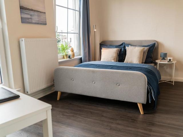 Central. Modern. With balcony Bremen Amsterdam Apartments for Rent