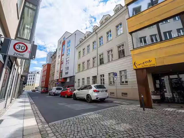 Central – Modern Studio Apartment  Fully Furnished & Move in Ready, Dresden Amsterdam Apartments for Rent