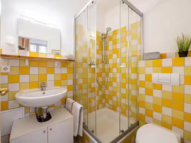 Central – Modern Studio Apartment  Fully Furnished & Move in Ready, Dresden Amsterdam Apartments for Rent