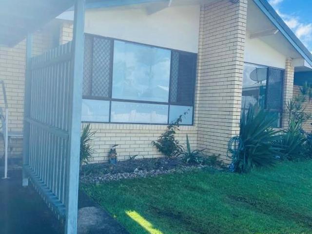 Central Mooloolaba Gem!