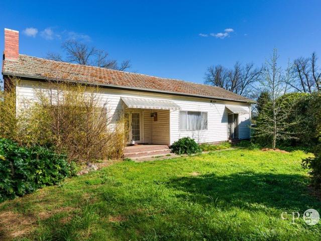 Central Newstead with Generous Allotment