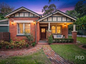 CENTRAL ALBURY CHARM WITH EXCEPTIONAL FAMILY APPEAL