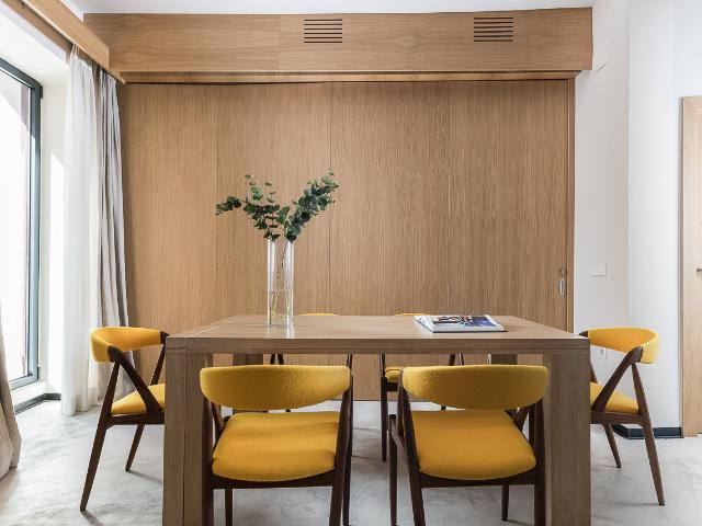 Central and Characterful Apartment