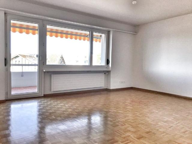 Central and light flooded 3.5 room apartment