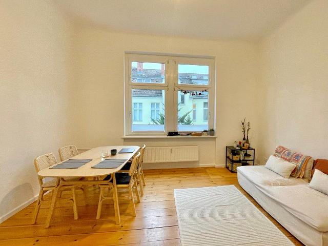 Central and Peaceful 2 room flat in Kurfürstendamm, Berlin Amsterdam Apartments for Rent