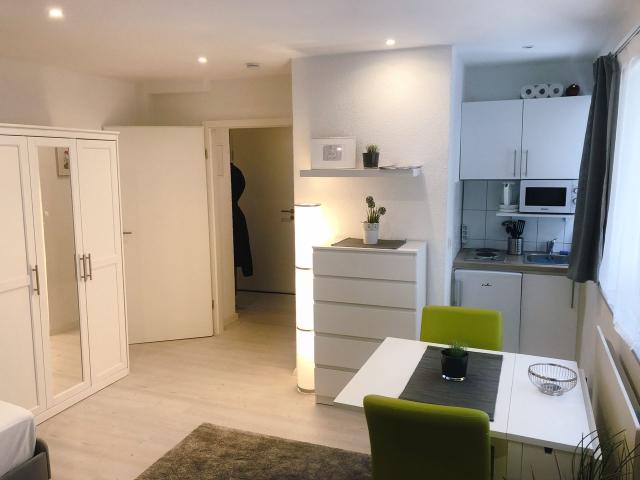 Central and quiet apartment with charm, Stuttgart Amsterdam Apartments for Rent
