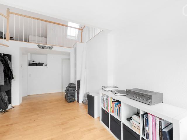 Central and sunny duplex apartment in trendy St. Pauli, very close to the city center, first rental with new furniture after renovation