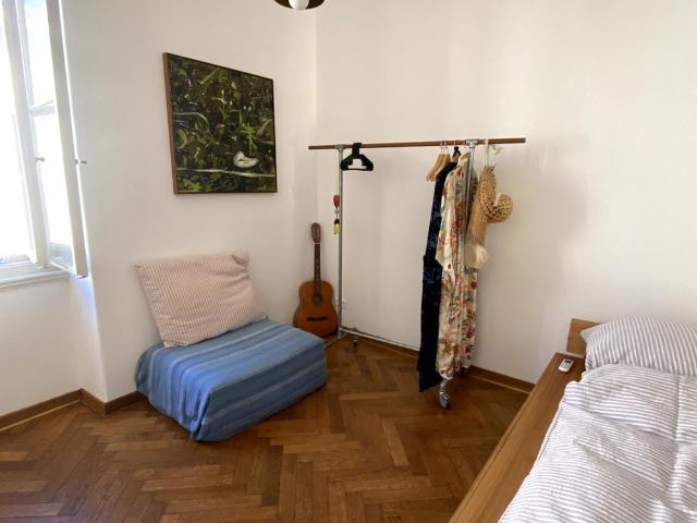 Central apartment with beautiful light