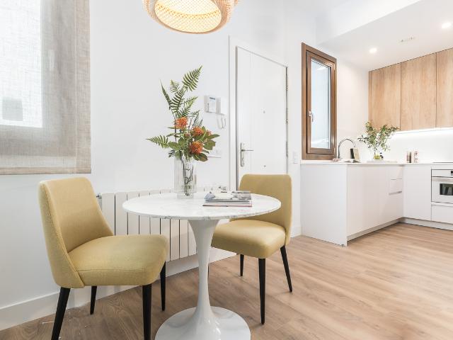 Central apartment for rent with contemporary design