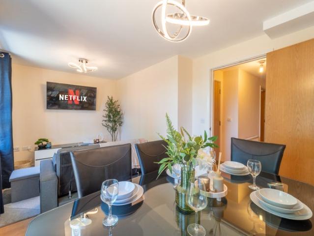Central B15 | 4Bed, 2Bath House w/ Bills + Parking