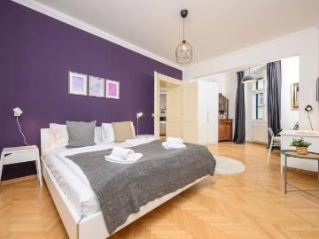 Central Business Apartment