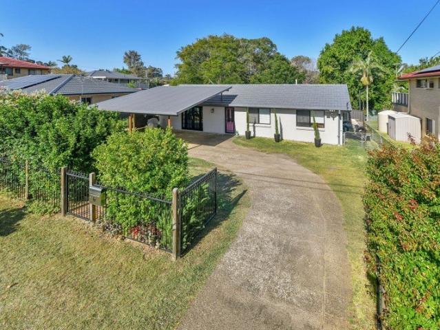 Central Bayside Charm with a Beautifully Rejuvenated Finish