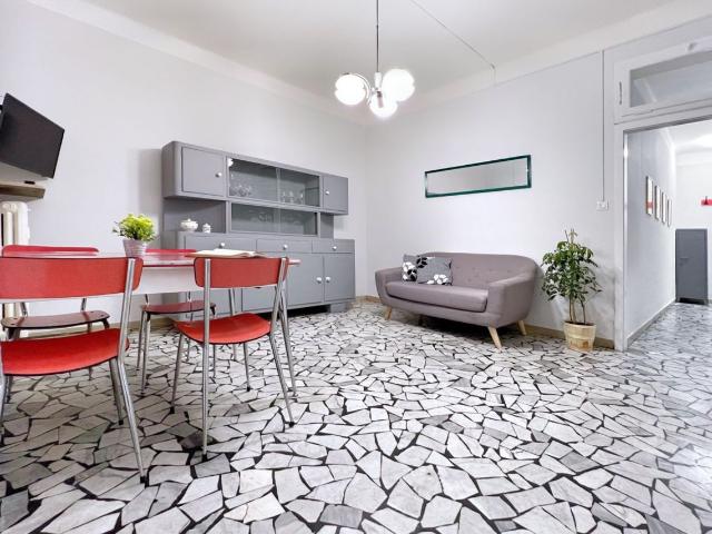 Central Bologna Apartment with Smart Working Station, Bologna Amsterdam Apartments for Rent