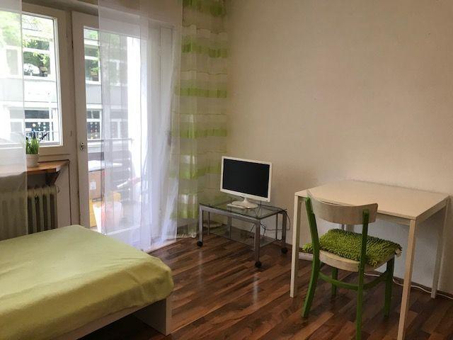 Central, bright and calm studio in Stuttgart, Stuttgart Amsterdam Apartments for Rent