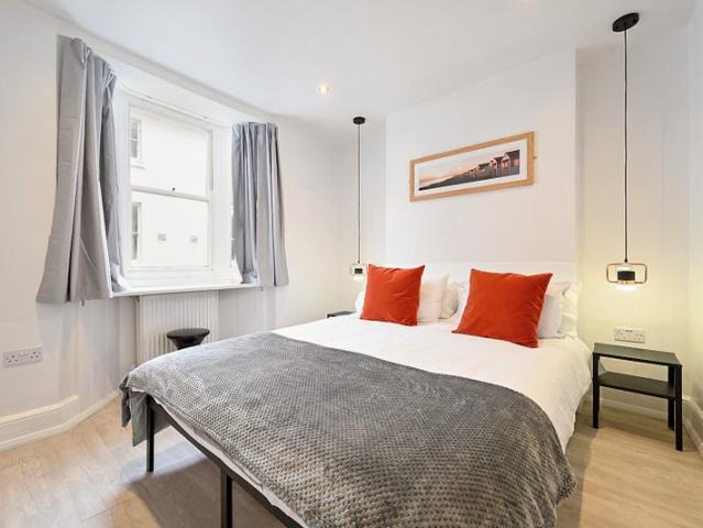 Central Brighton 2 Bed 2 Bath Terraced House