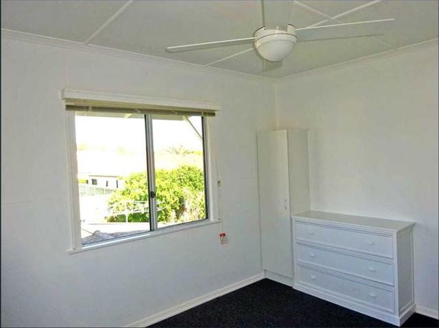 Central Caloundra, newly renovated unit