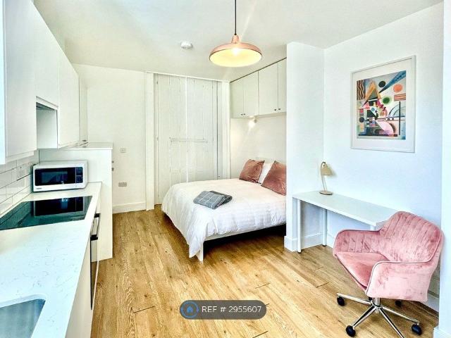 Central Cambridge, Cambridge CB5, Studio to rent, £1,600 pcm | PrimeLocation