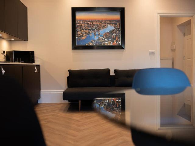 Central Cambridge CB1, 1 bed flat to rent, £3,378 pcm | PrimeLocation