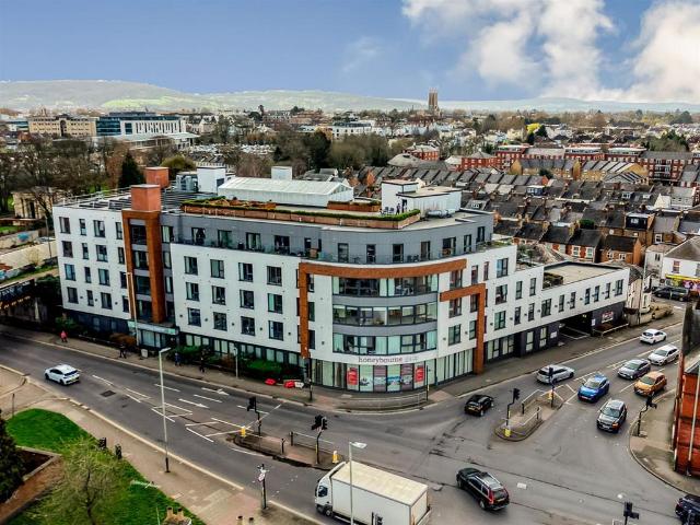Central Cheltenham, GL51 8DW 2 bed retirement property to rent £1,850 pcm £427 pw