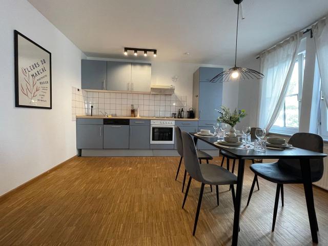 Central city studio with parking space, Stuttgart Amsterdam Apartments for Rent