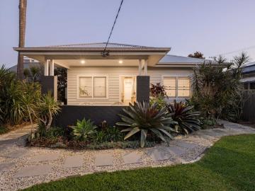 Central Coastal Living with Rear Access Granny Flat
