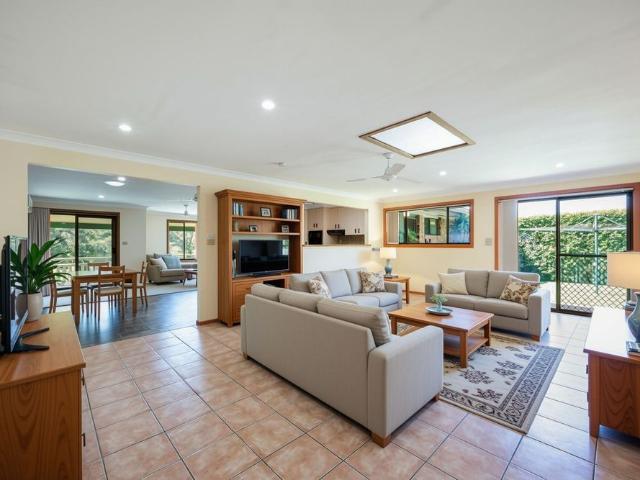 Central Coffs Harbour Home with Hinterland Views