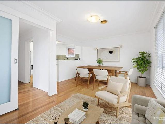 Central Convenience with a Private Lifestyle