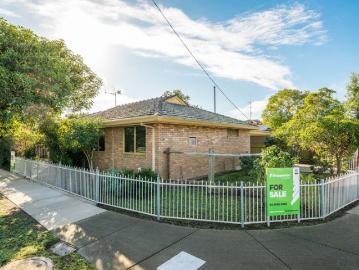 Central Convenience with Endless Potential!