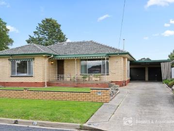 CENTRAL CONVENIENCE WITH ENDLESS POTENTIAL