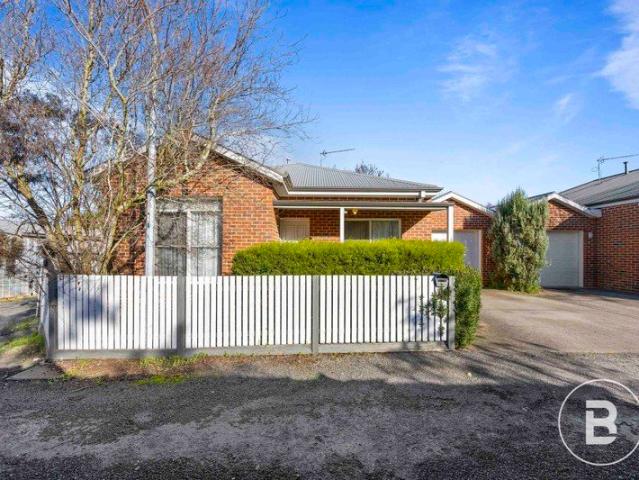 CENTRAL CONVENIENCE WITH MODERN APPEAL