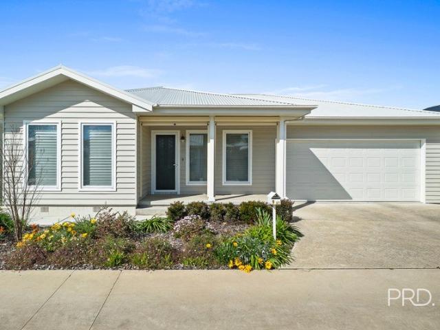 Central, Convenient and Low Maintenance Living