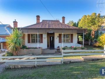 Central Cottage