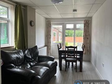 Central Cranfield, Cranfield. 5 bed semi detached house to rent £2,899 pcm £669 pw