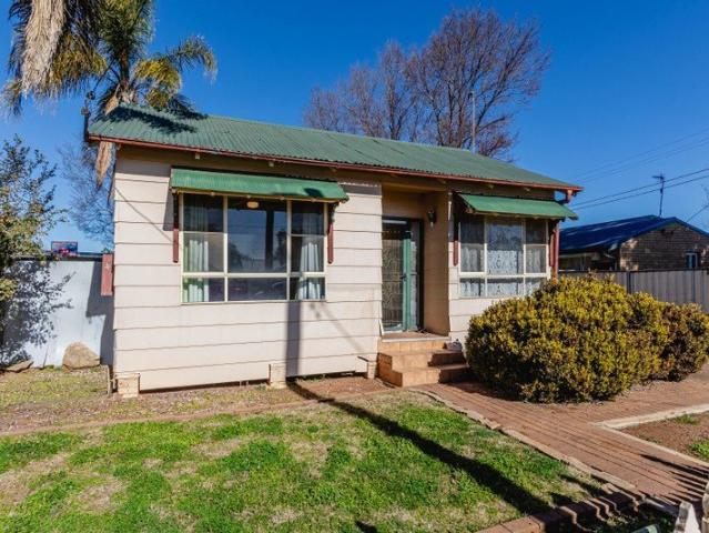Central Dubbo Opportunity Renovate, Extend or Make It Your Own!