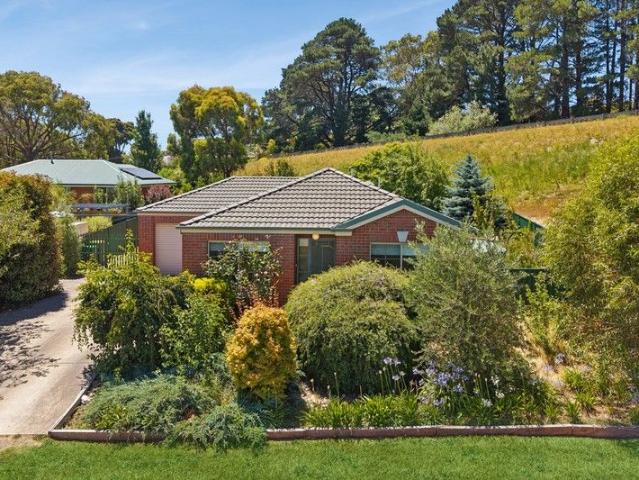Central Daylesford Living with Comfort, Space & Convenience