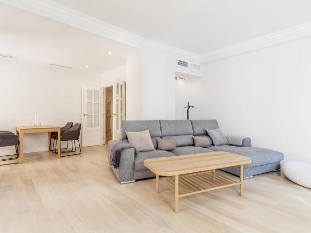 Central 2BR Design Apartment Alquiler de tempora
