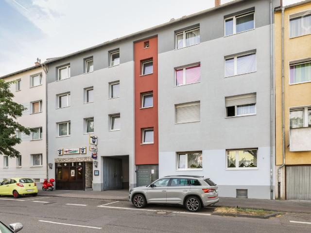 Central designer flat on top floor, close to city center and Cologne fair, Koln Amsterdam Apartments for Rent