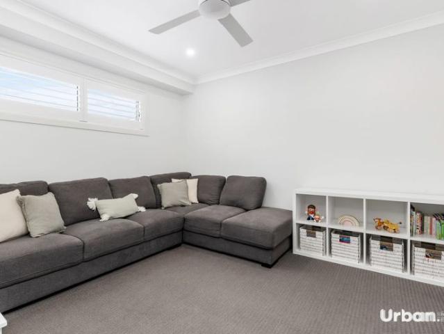 Central Elara | Walk to Shops & School