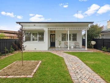 Low maintenance Living In Heart of Central Wagga