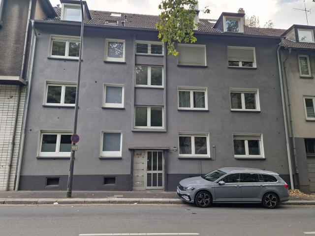 Central furnished 2BR apartment for long term stay – practical city living in Essen, Essen Amsterdam Apartments for Rent