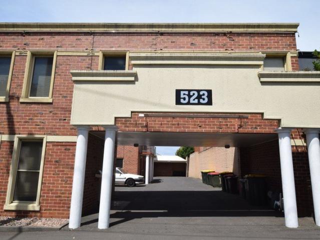 Central Furnished Apartment for Easy Living
