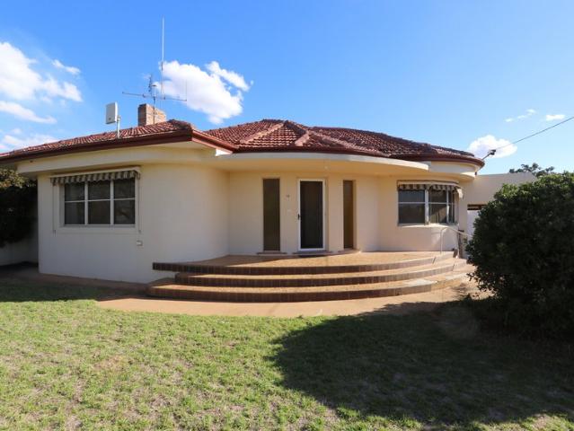 Central, Family Home!