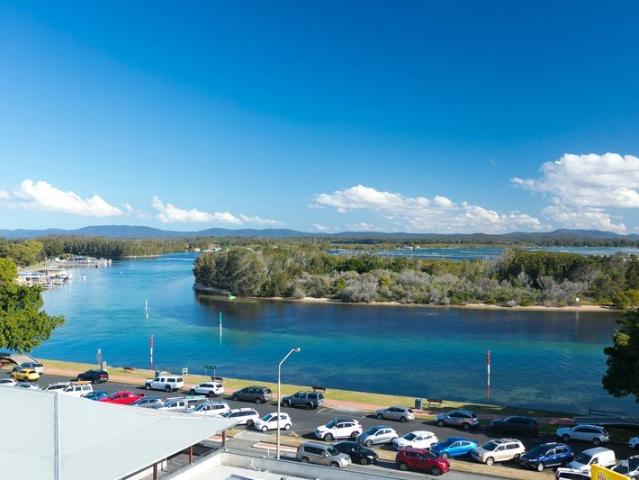 Central Forster, Furnished Living with Beautiful Lake Views