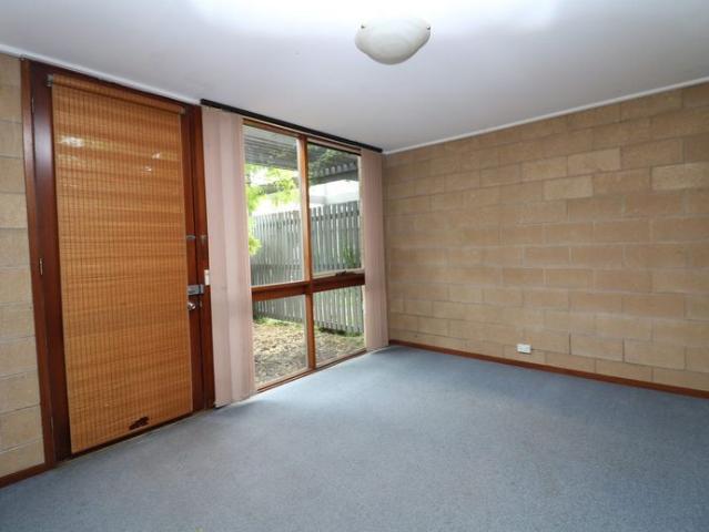 Central Geelong! No need for a car! *6 Month Lease Only