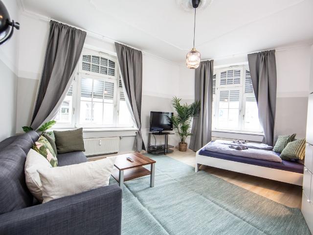Central & Huge Apartment with 3BR for 6 Persons, Erfurt Amsterdam Apartments for Rent