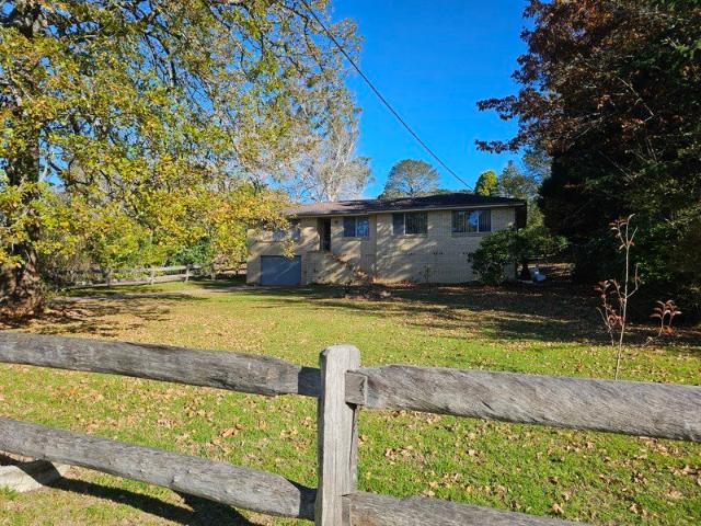 Central home with paddock