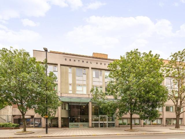 Central House, Hounslow TW3, Studio to rent, £1,350 pcm | PrimeLocation