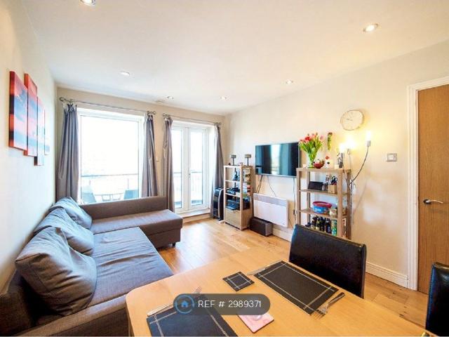 Central House, London E15, 1 bed flat to rent, £1,850 pcm | PrimeLocation