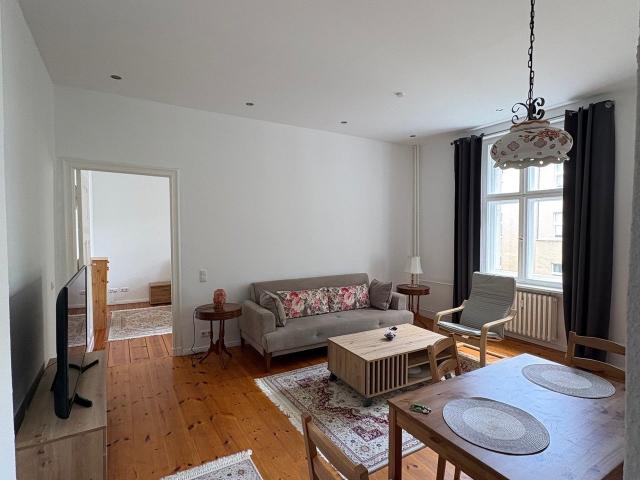 Central in City West: Sunny 2 bedroom period apartment furnished in Wilmersdorf, Berlin Amsterdam Apartments for Rent