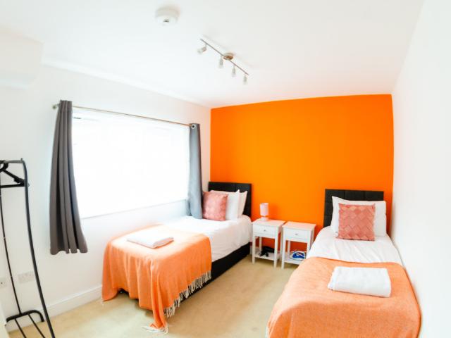 Central Ipswich Stay for 4 – Budget Friendly